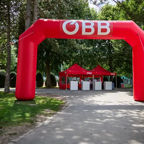ÖBB Sporttage — Eingangsbereich mit ÖBB-Torbogen